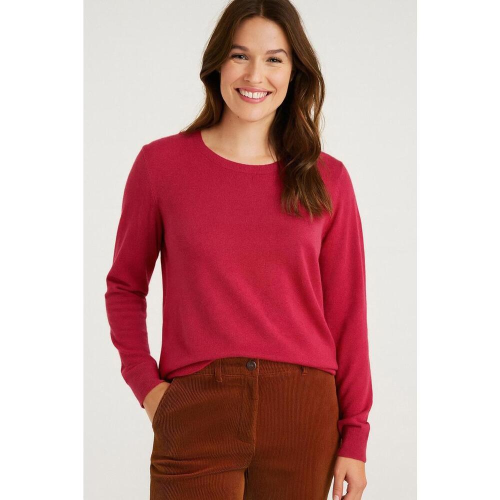 Cozy Women's Crew Neck Sweater in Vibrant Red
